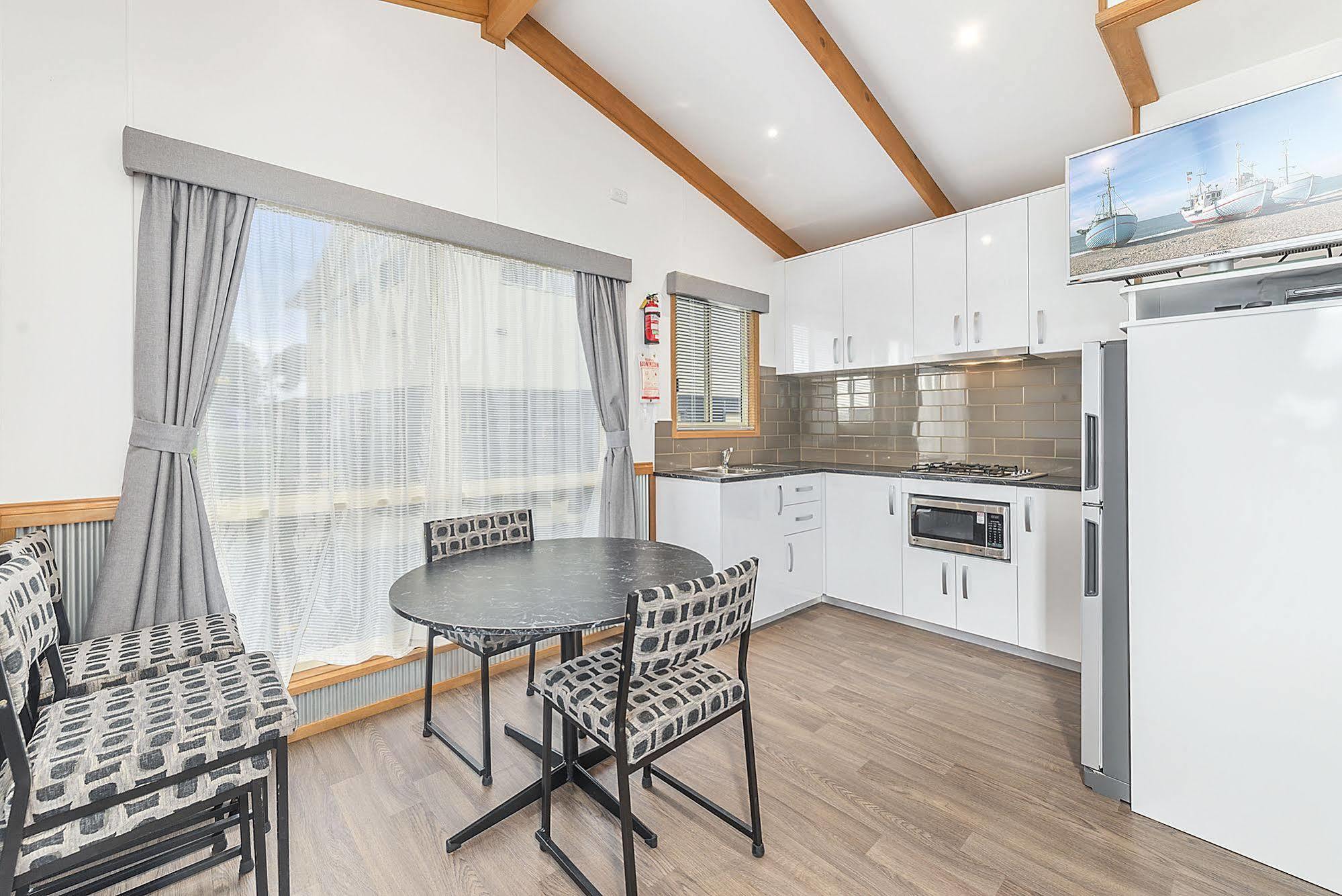 Apollo Bay Holiday Park Bagian luar foto